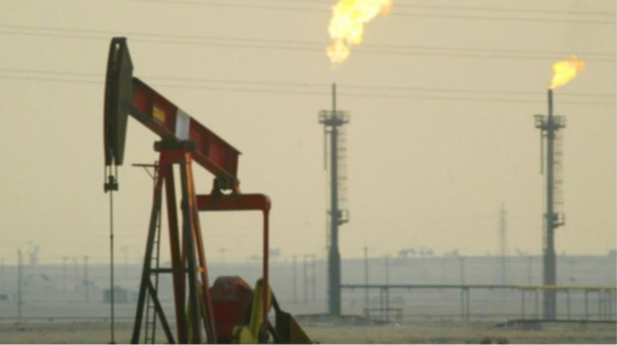 Нафтовий танкер біля узбережжя Оману
